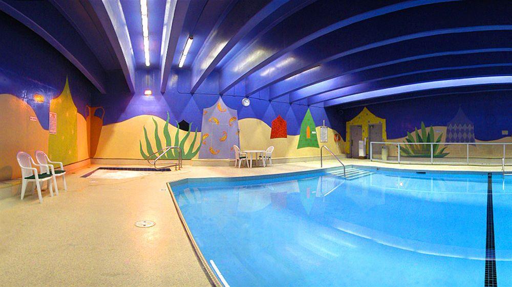 Coast Plaza Hotel And Suites Ванкувер Екстер'єр фото