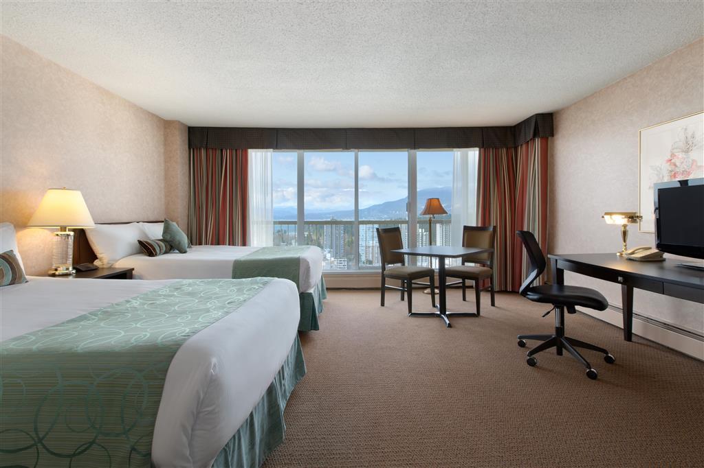 Coast Plaza Hotel And Suites Ванкувер Номер фото
